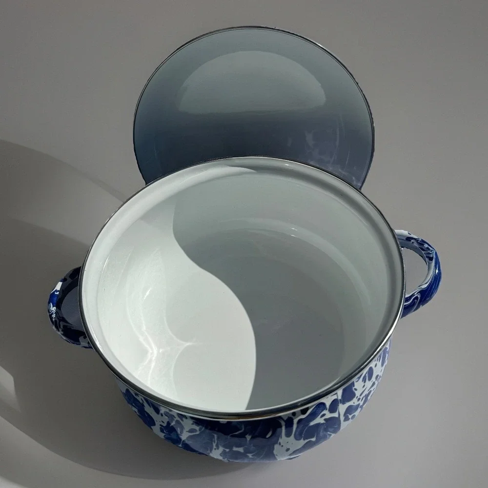 Golden Rabbit Blue White Splatter Enamelware Casserole Pot Dutch Oven 2.5 Quart